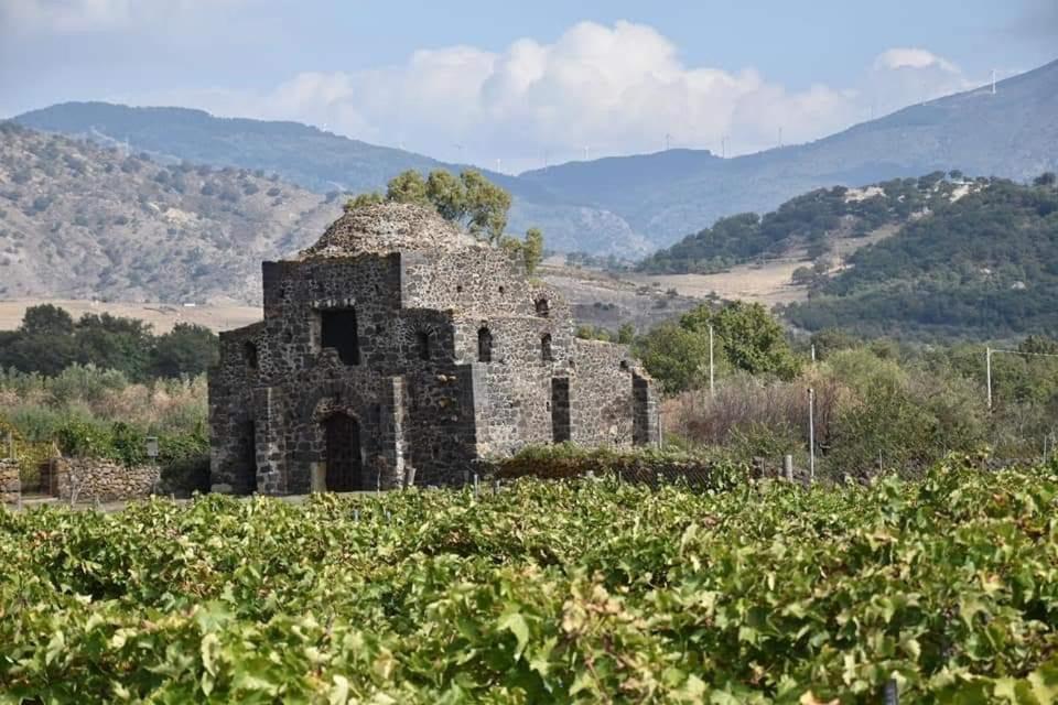Animosa Suites Castiglione De Sicilia Exteriör bild
